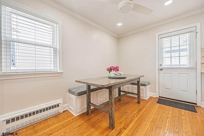 Building Photo - 112 N Argyle Ave