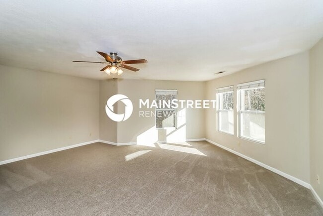 Building Photo - 4 Bedroom Pet-Friendly Home in Charlotte, NC with Main Street Renewal