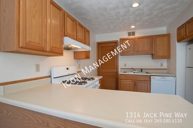 Building Photo - 1314 Jack Pine Way