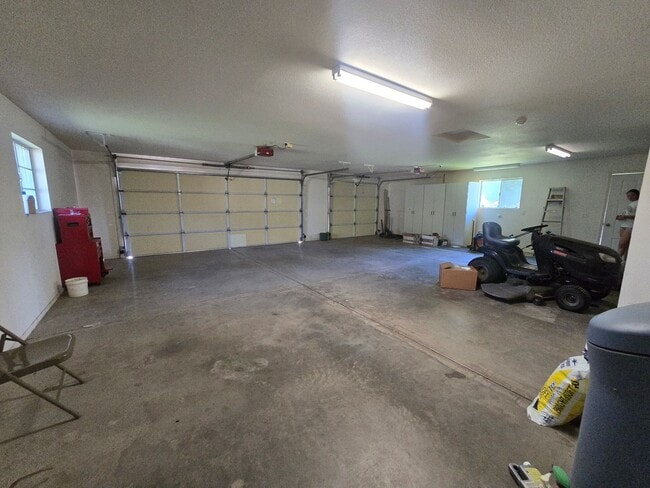 Building Photo - Unfurnished, 1-Year Long-Term Rental