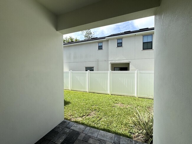 Building Photo - 2861 Mayer St