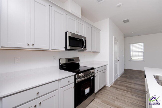 Building Photo - 218 Hickory Rdg Trl