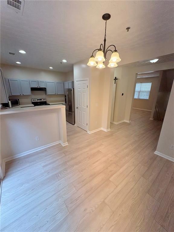 Building Photo - 231 Village Square Dr