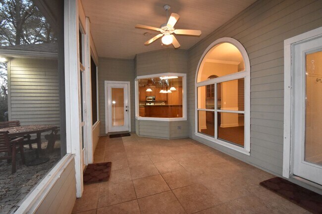 Building Photo - 2414 SW 98 Dr