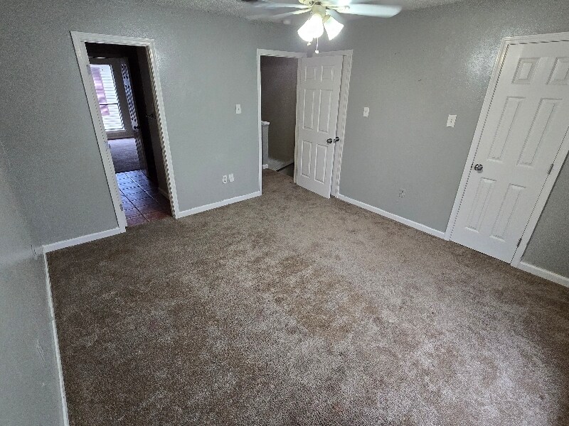 Building Photo - 1849 Southpointe Dr