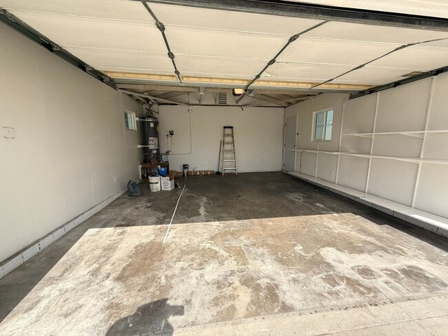 Building Photo - Spacious 3BR Home with Central AC & Private Yard in Baldwin Park