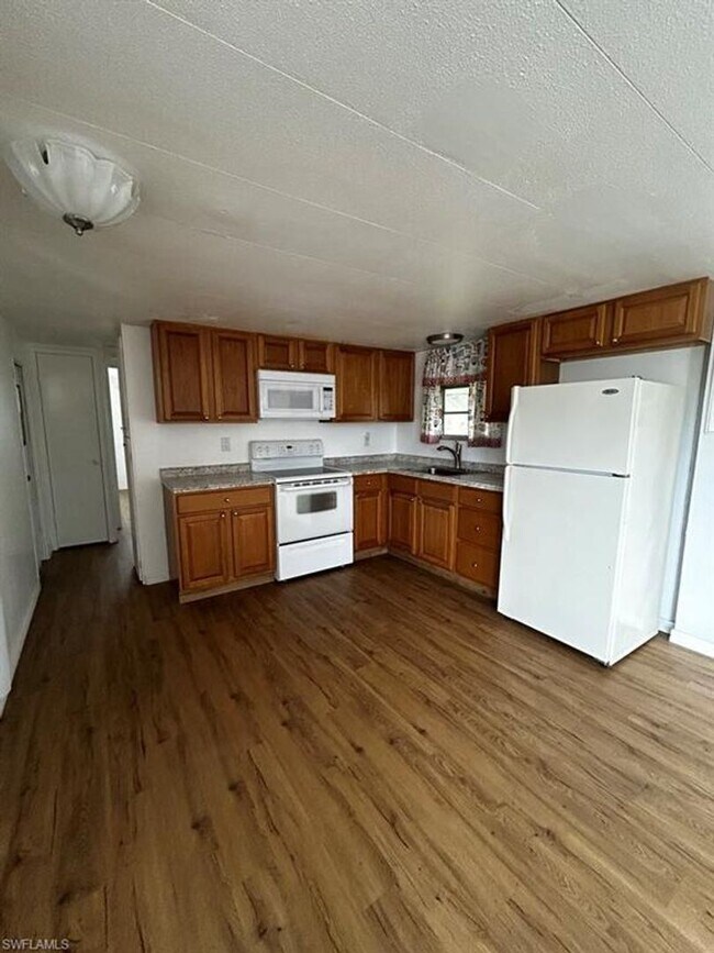 Building Photo - **FIRST MONTHS RENT FREE** 2 Bedroom Mobile home with Spacious yard!
