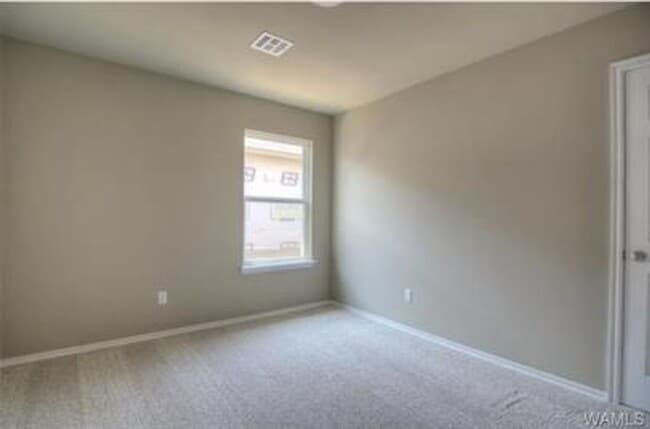 Building Photo - Stylish 4BR/2BA Home with Garage & Privacy Fence