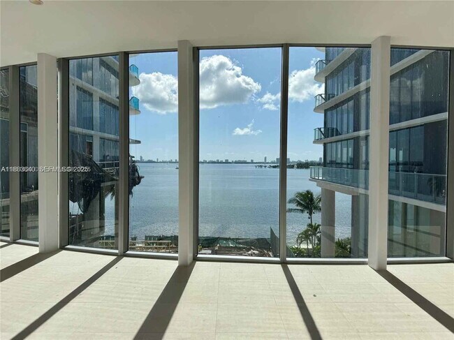 Building Photo - Northeast 24th Street, Miami, FL 33137 - 3 BR 3 BA condo