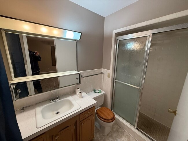 Building Photo - Single family home for rent close to hospital and I-29