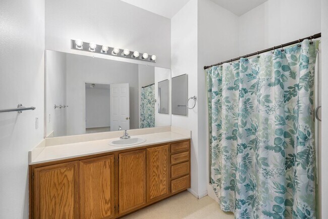 Building Photo - 55 & Older Community Large 3/2 Home in