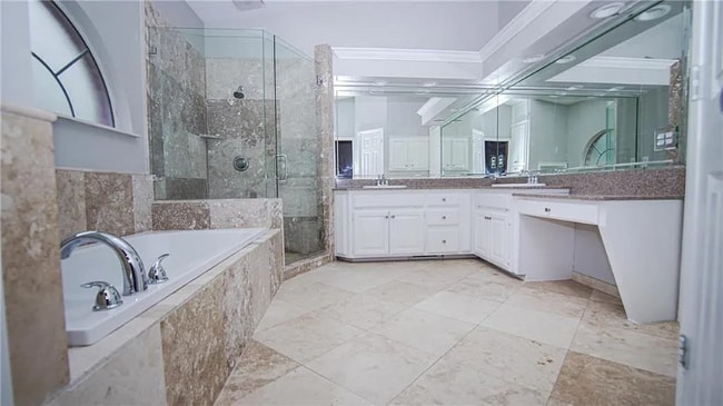 Building Photo - 404 Timberdale Dr