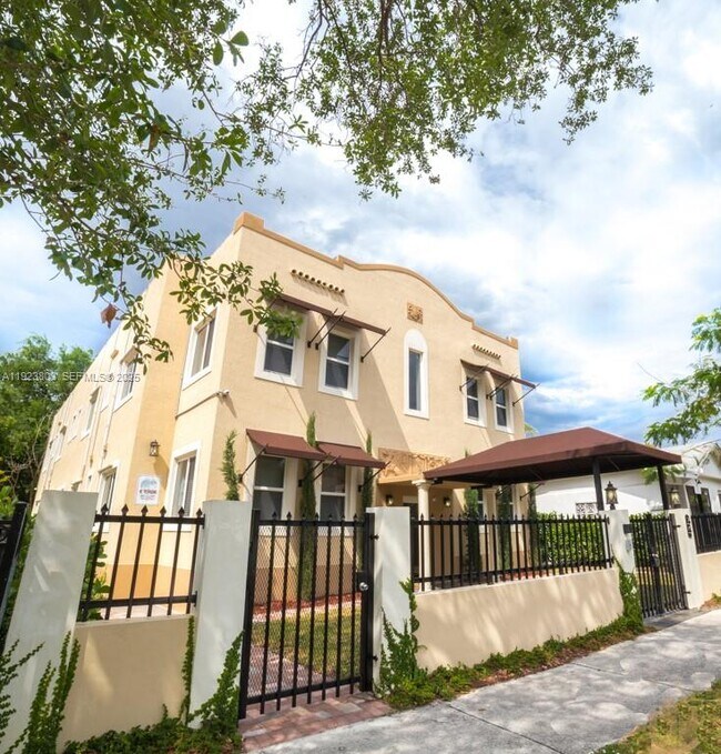 Building Photo - 53 NE 49th St