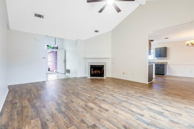 Building Photo - 873 Brande Ct