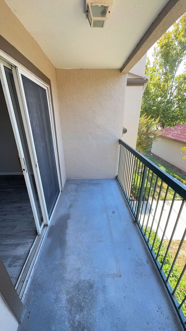 Building Photo - Beautiful 1 bedroom condo for rent in Lake...