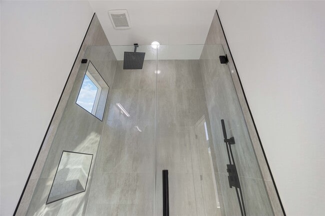 Building Photo - 4533 Bricker St