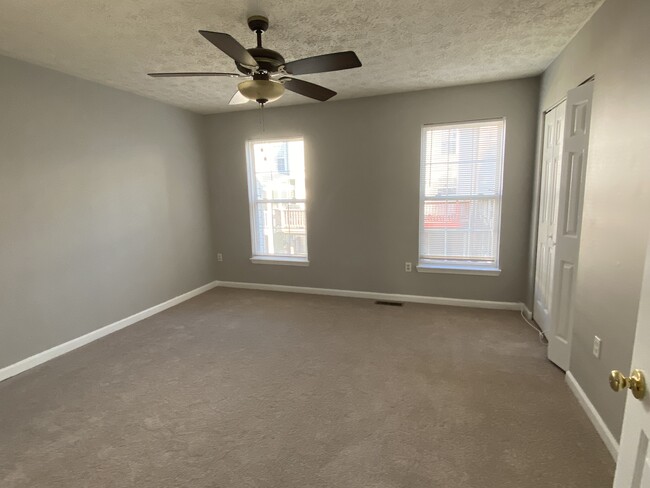 Master bedroom - 8313 Water Lily Way