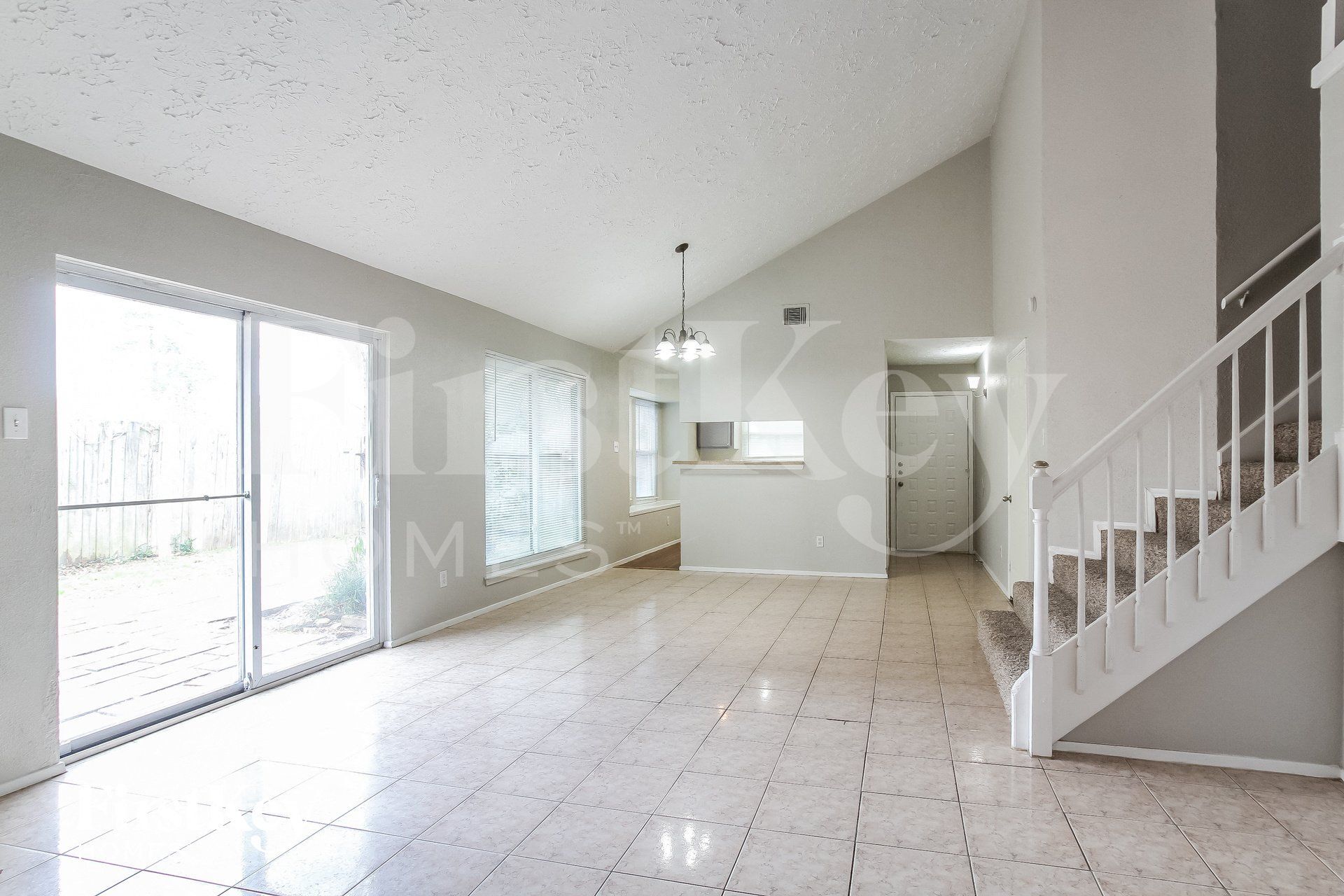 Building Photo - 22219 Diane Dr