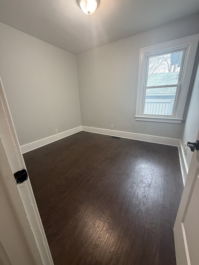 Building Photo - 221 E Bennett St