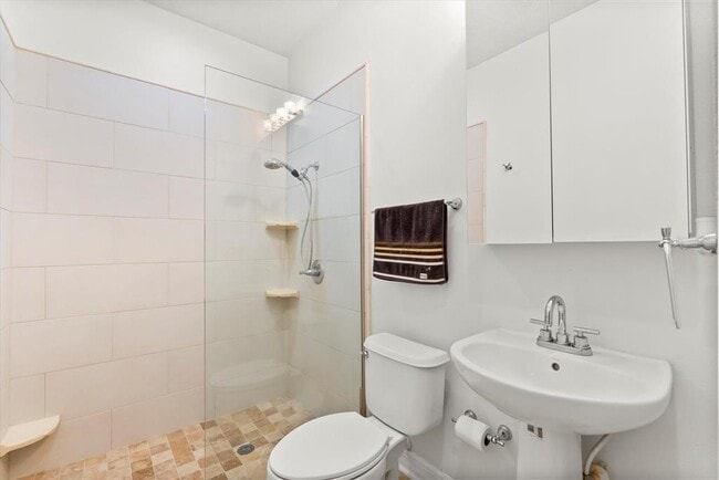 Building Photo - 10148 Malpas Point