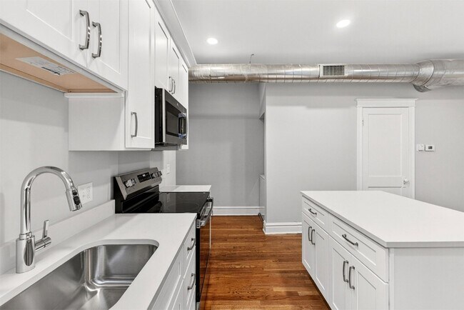 Building Photo - 6432 Alamo Ave