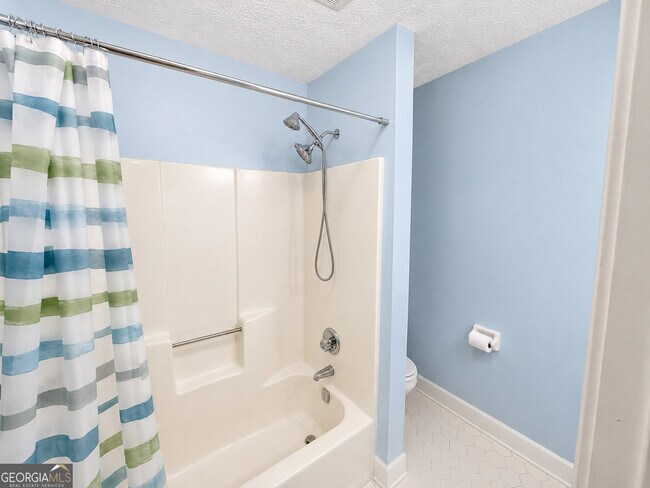 Building Photo - 1710 Underwood Dr SE