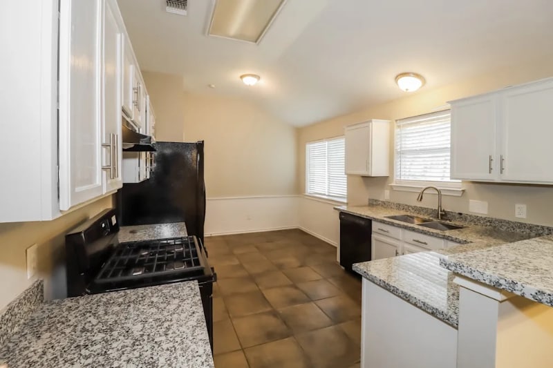 Building Photo - 2634 Hill Street Cove