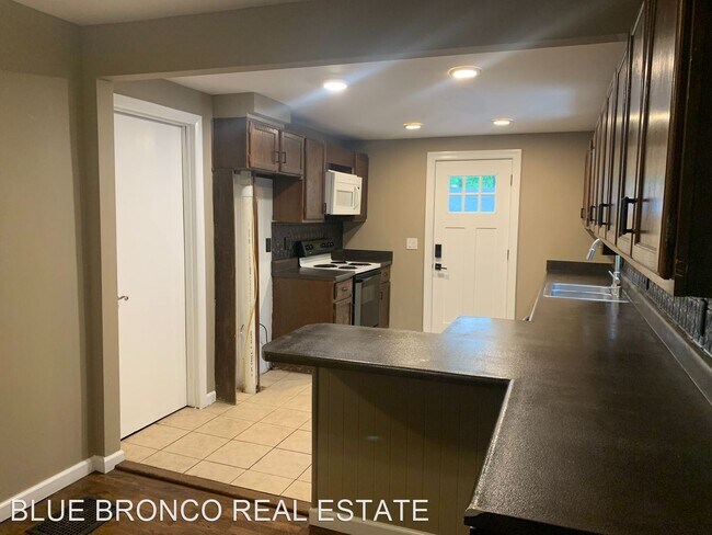 Building Photo - 3 br, 3 bath House - 610 SE Green Street