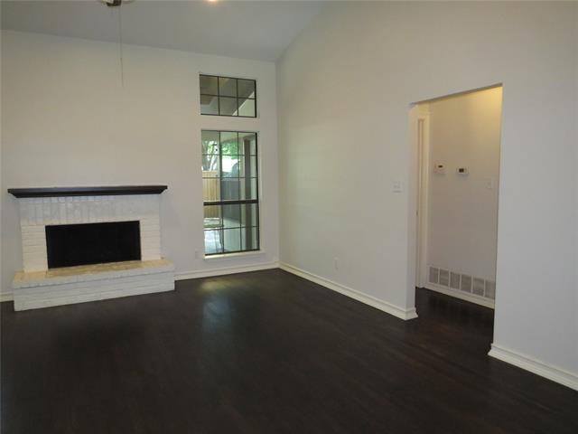 Building Photo - 2308 Crestmeadow St