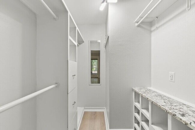 Building Photo - Apartment For Rent in Seminole WITH UPGRADES!