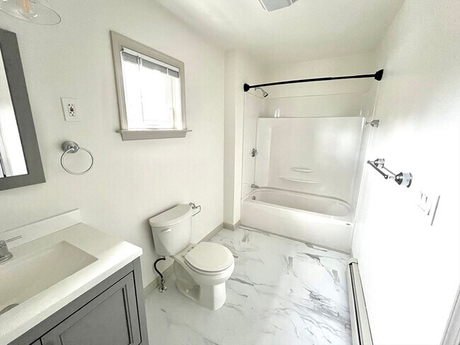 Building Photo - 2593 Washington St