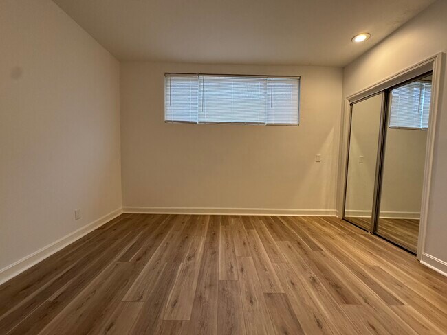 Building Photo - The Charlotte