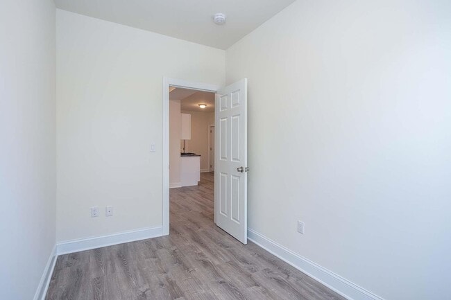 Building Photo - 565 Palisade Ave