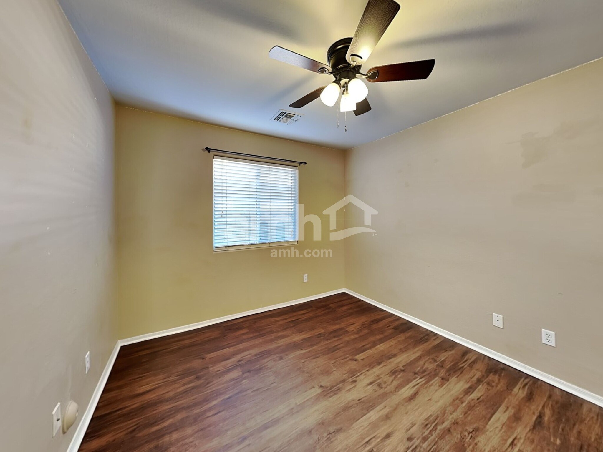 Building Photo - 16776 W Mesquite Dr