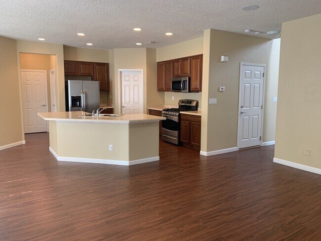 Building Photo - 229 Loma Linda Loop NE