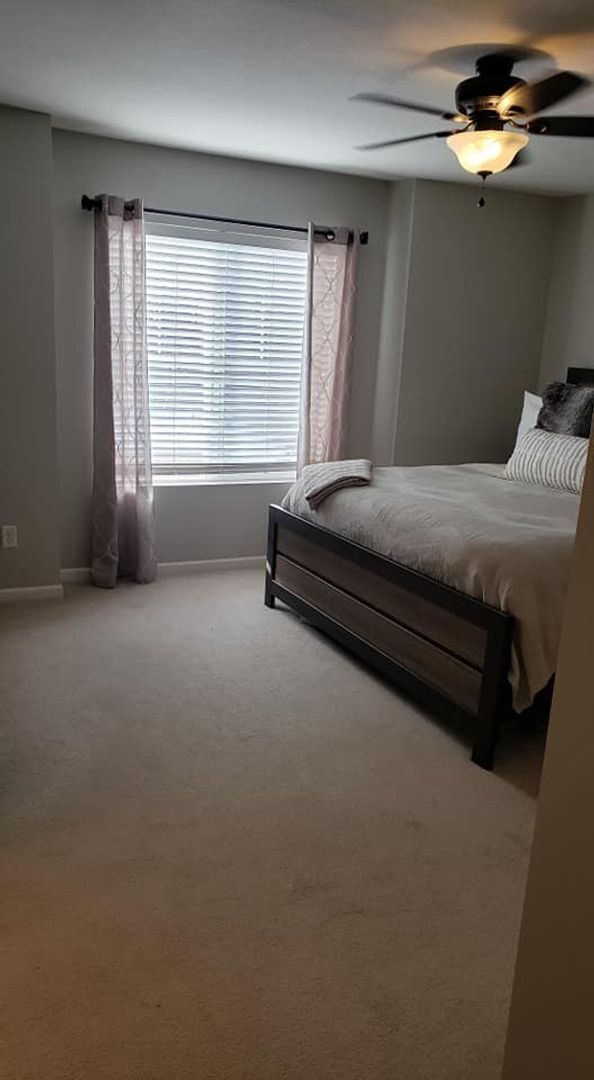 Building Photo - 3 Bedroom Home in desirable Meadows Neighborhood- Community Pool Access at the Grange!