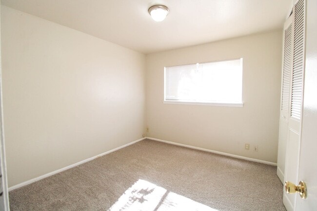 Building Photo - 10906 Lands Run St