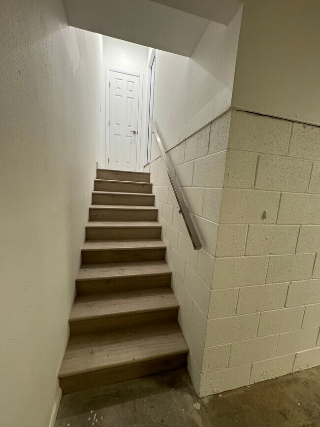 Building Photo - 431 N Alhambra Ave