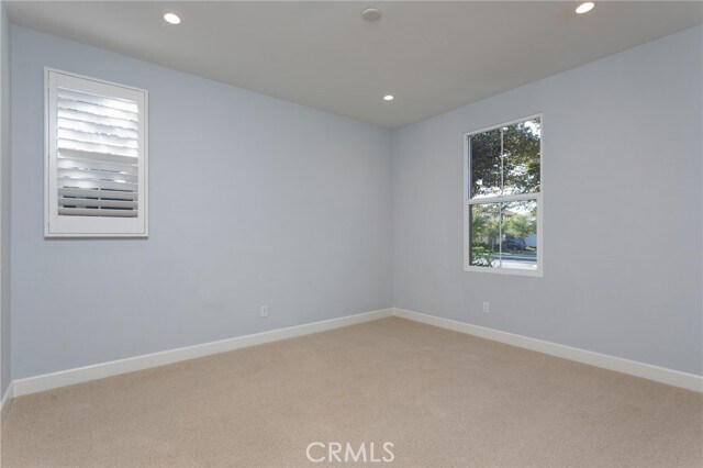 Building Photo - 122 Rotunda