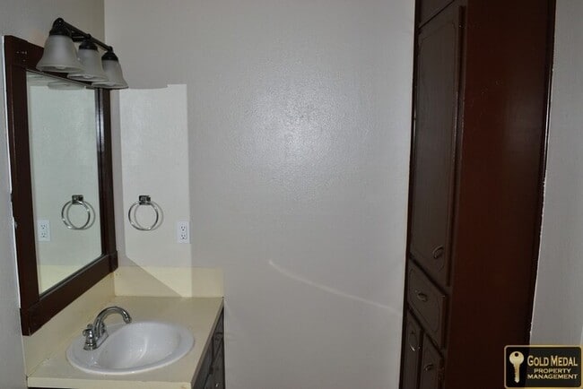 Building Photo - 4707 Westcliff Rd