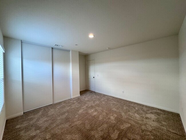 Building Photo - Newly built 4 bedroom Winchester home for ...