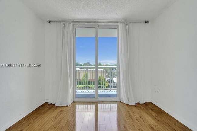 Building Photo - 1251 NE 108th St