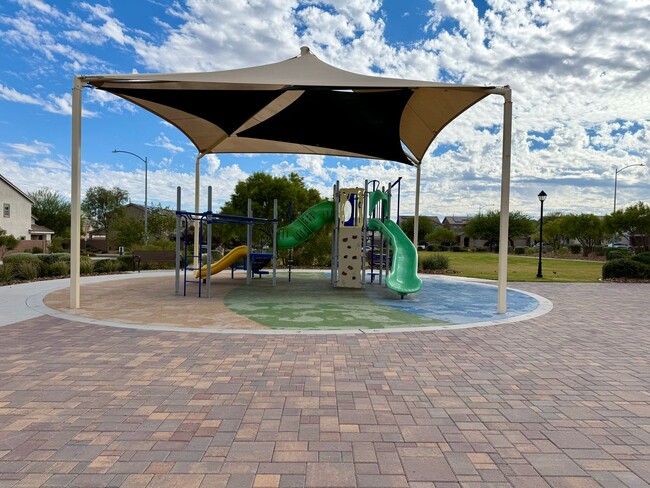 Building Photo - 4 BED, 2.5 BATH, 2 CAR-GARAGE, TWO-STORY, SINGLE FAMILY HOME FOR RENT w/ COMMUNITY POOL & SPA