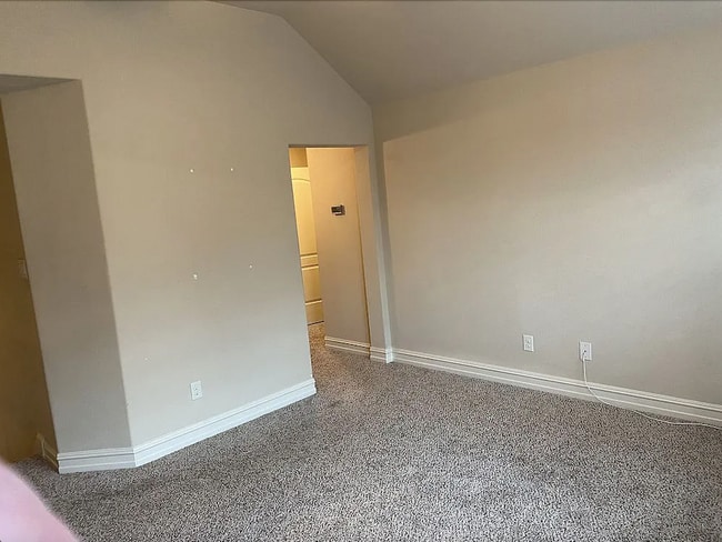 Building Photo - 1006 Jamal Dr