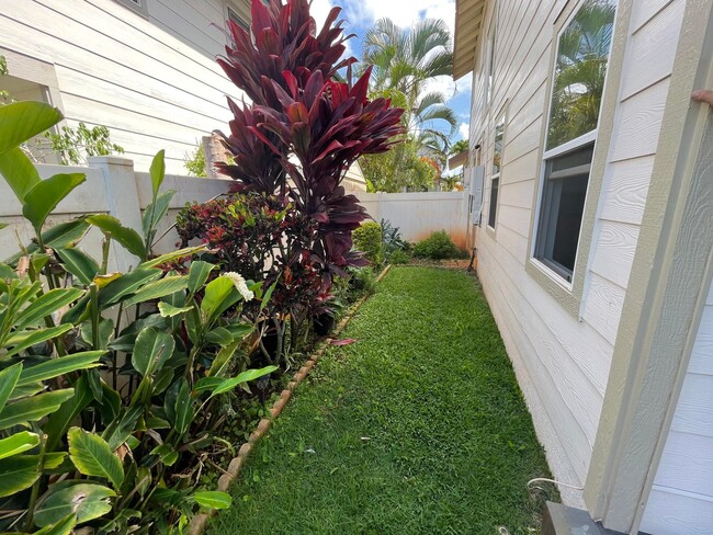 Building Photo - Newly renovated house in "Ewa Beach"