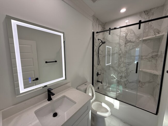 Building Photo - 2018 Riverview Ave