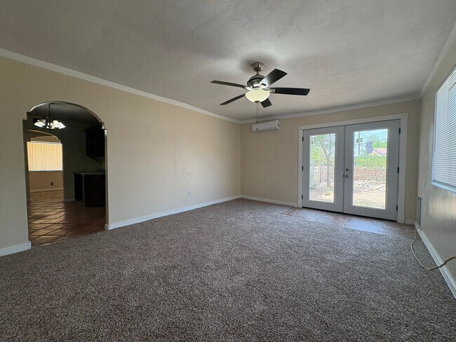 Building Photo - HOME FOR RENT NORTHEAST EL PASO