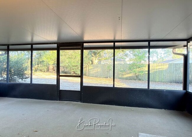 Building Photo - 7865 Apollo Dr