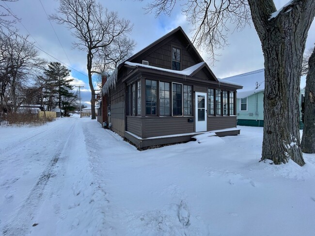 Primary Photo - Four Bedroom Home in Muskegon