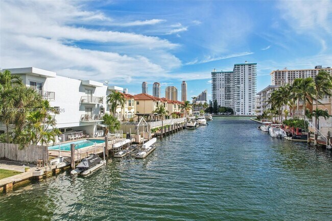 Building Photo - 3862 NE 171 St